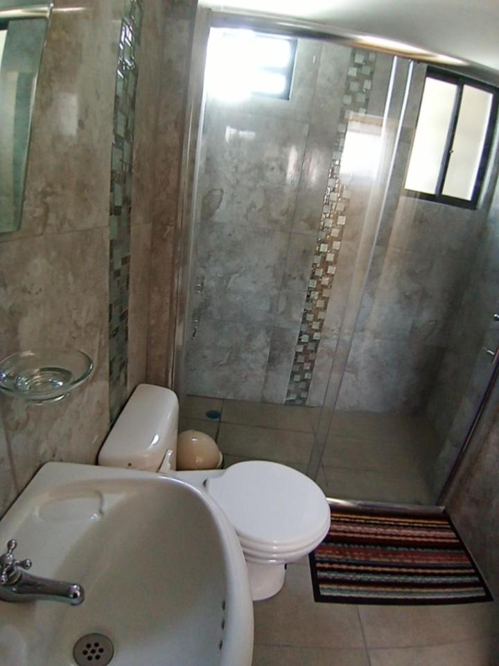 Hostal Atlantis กีโต ภายนอก รูปภาพ